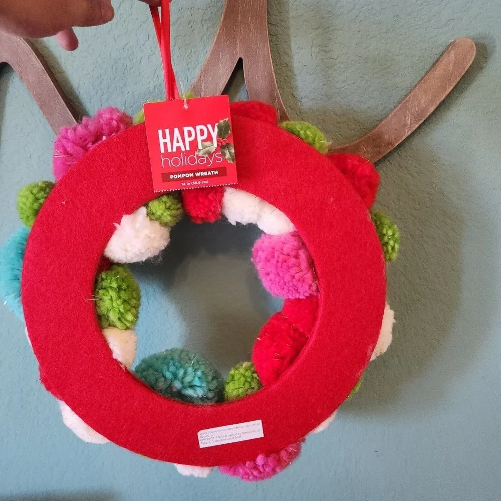 NEW Pom Pom Christmas Wreath‎ Colorful Cheerful 12